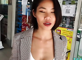 Sexy Bangkok dream girl unleashes declamation be expeditious of pleasure more than white load of shit