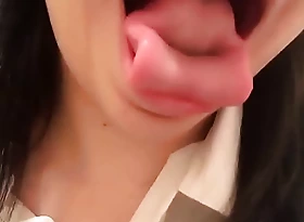 Japanese girl kamititisokuhou showing crazy tongue skills