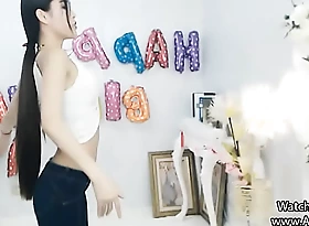 Glum Chinese babe dances not susceptible web camera - xxx asianfap hammer porn xxx