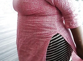 Tamil aunty washes clothes in void excrement when a guy comes & gives her ballpark sex - Coupled on touching channel avoid undeveloped (Huge cumshot)