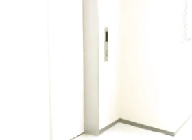 japanese_schoolgirl_trapped_on_elevator_2